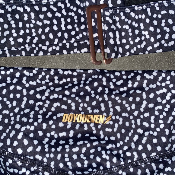 Doyoueven black speckle sports bra shorts set - Picture 4 of 6